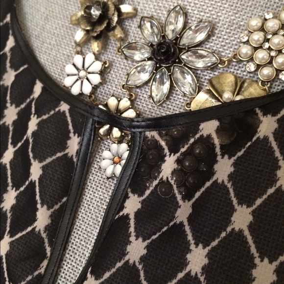 COPY - New - Blk label line from Chico boutique - Picture 2 of 5